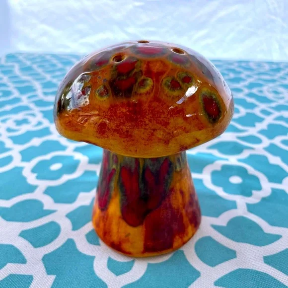 Vintage 1970s Ceramic Mushroom Salt or Pepper Shaker Retro Boho - Picture 4 of 8